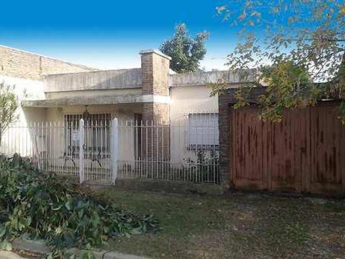 3 bedrooms House in Ituzaingo, Argentina No. 59307