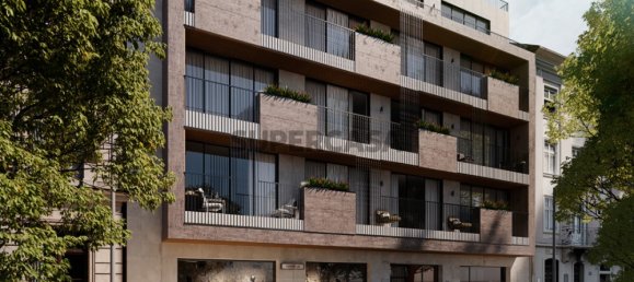 149m² Commercial property in Aveiro, Portugal No. 158044 2