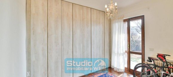 5-Zimmer Villa in Erba, Italy, Nr. 38364 32