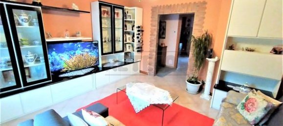 4 rooms Apartment in Carrara, Italy No. 45448 3