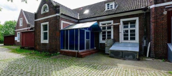 1-salle Bâtiment à Leer, Germany No. 207823 3