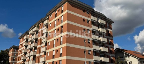 Квартира с 3 спальнями в Монца, Италия № 324832 3