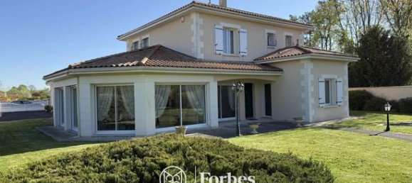 3 bedrooms Villa in Neuville-de-Poitou, France No. 315217 2