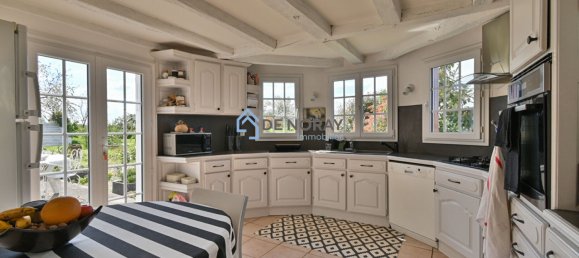 4 bedrooms House in Loches, France No. 80959 5