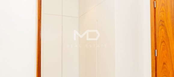 4 bedrooms Villa in Abu Dhabi, UAE No. 47602 38