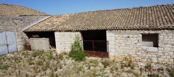 Дом с 6 спальнями в Модика, Италия № 360789 22