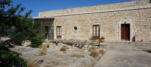 Дом с 6 спальнями в Модика, Италия № 360789 2