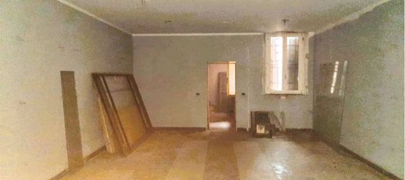 5 rooms Commercial property in Modena, Italy No. 336004 4