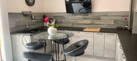 4 bedrooms Villa in Trets, France No. 319899 9