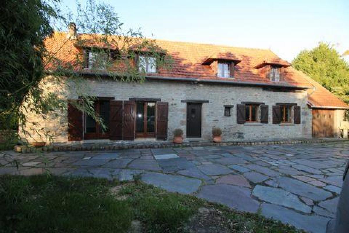 4 chambres Maison à Bacilly, France No. 28525