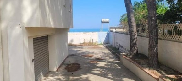 3 rooms Apartment in Strongoli, Italy No. 19308 2