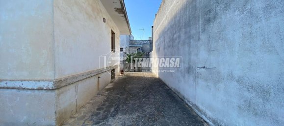 7 rooms House in Corigliano d'Otranto, Italy No. 10469 36