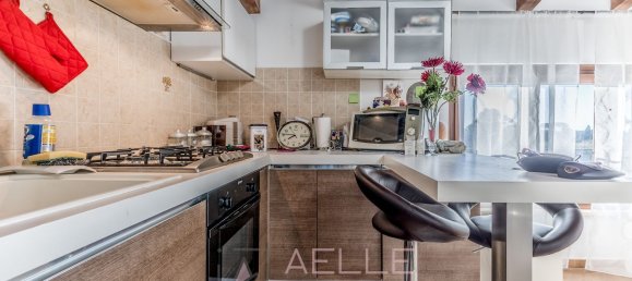 Квартира с 2 комнатами в Рим, Италия № 261482 11