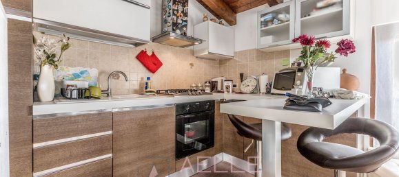 Квартира с 2 комнатами в Рим, Италия № 261482 2