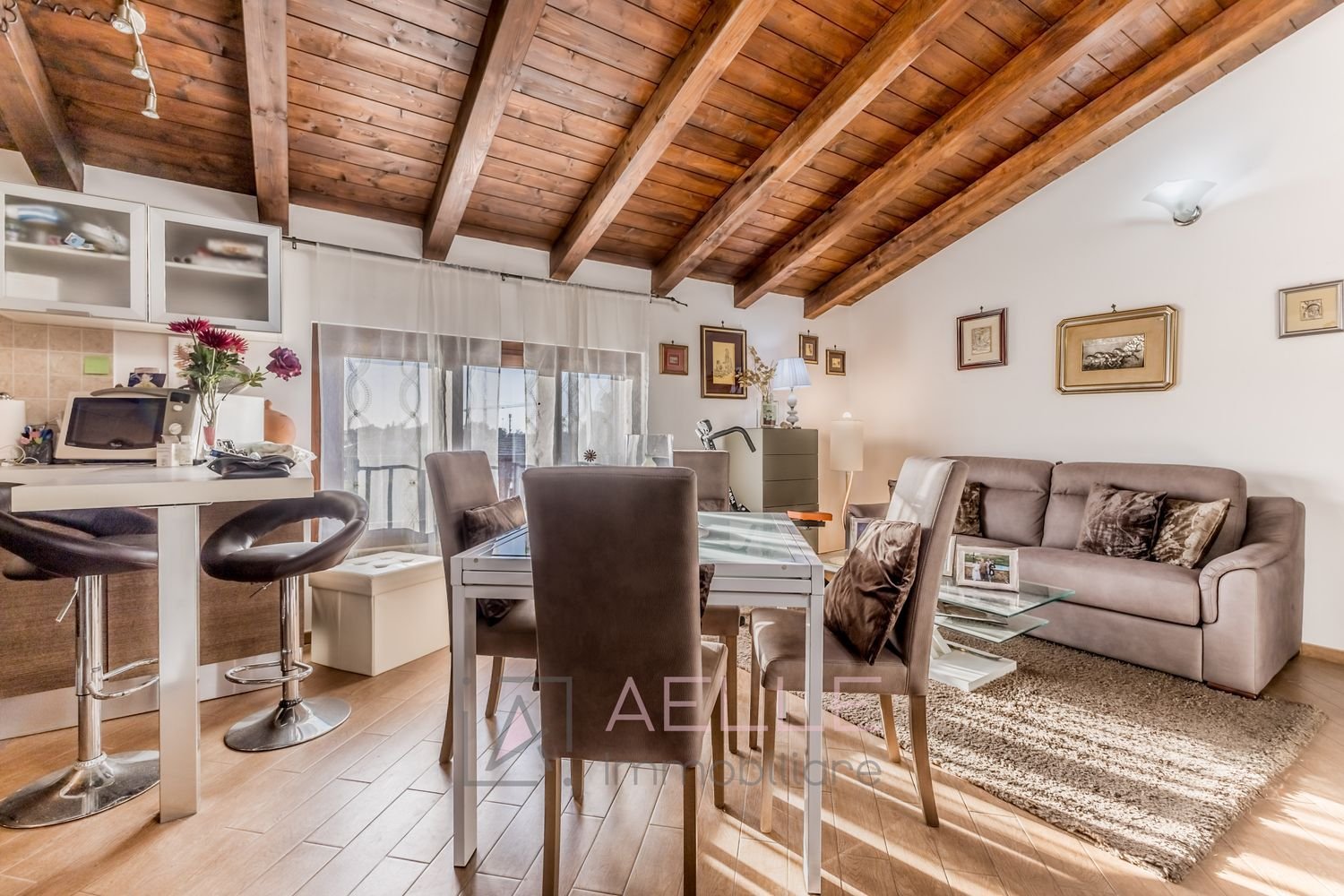 Квартира с 2 комнатами в Рим, Италия № 261482