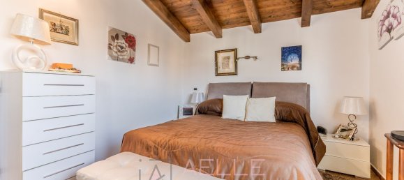 Квартира с 2 комнатами в Рим, Италия № 261482 12