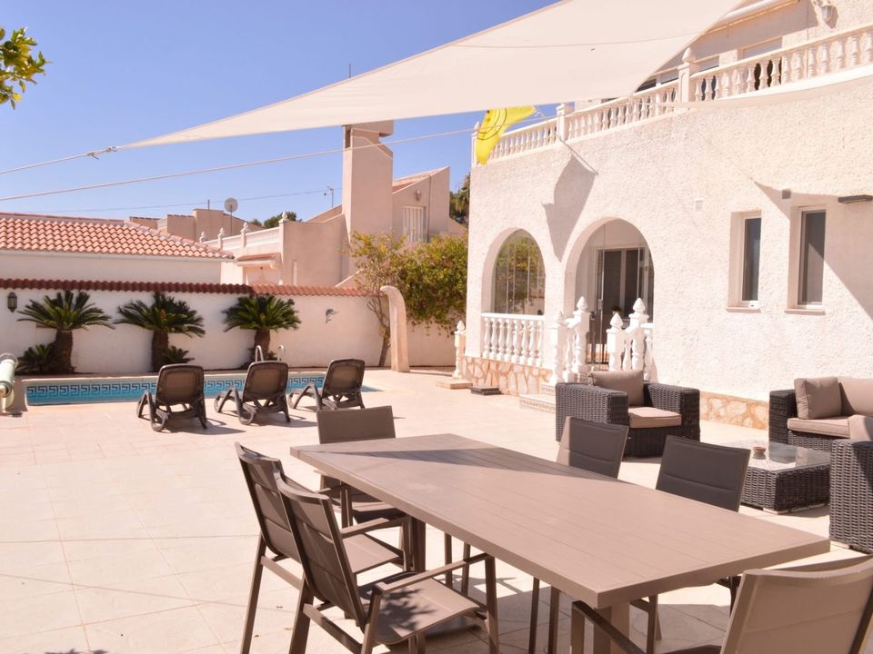 Villa de 5 dormitorios en San Miguel de Salinas, Spain No. 177164