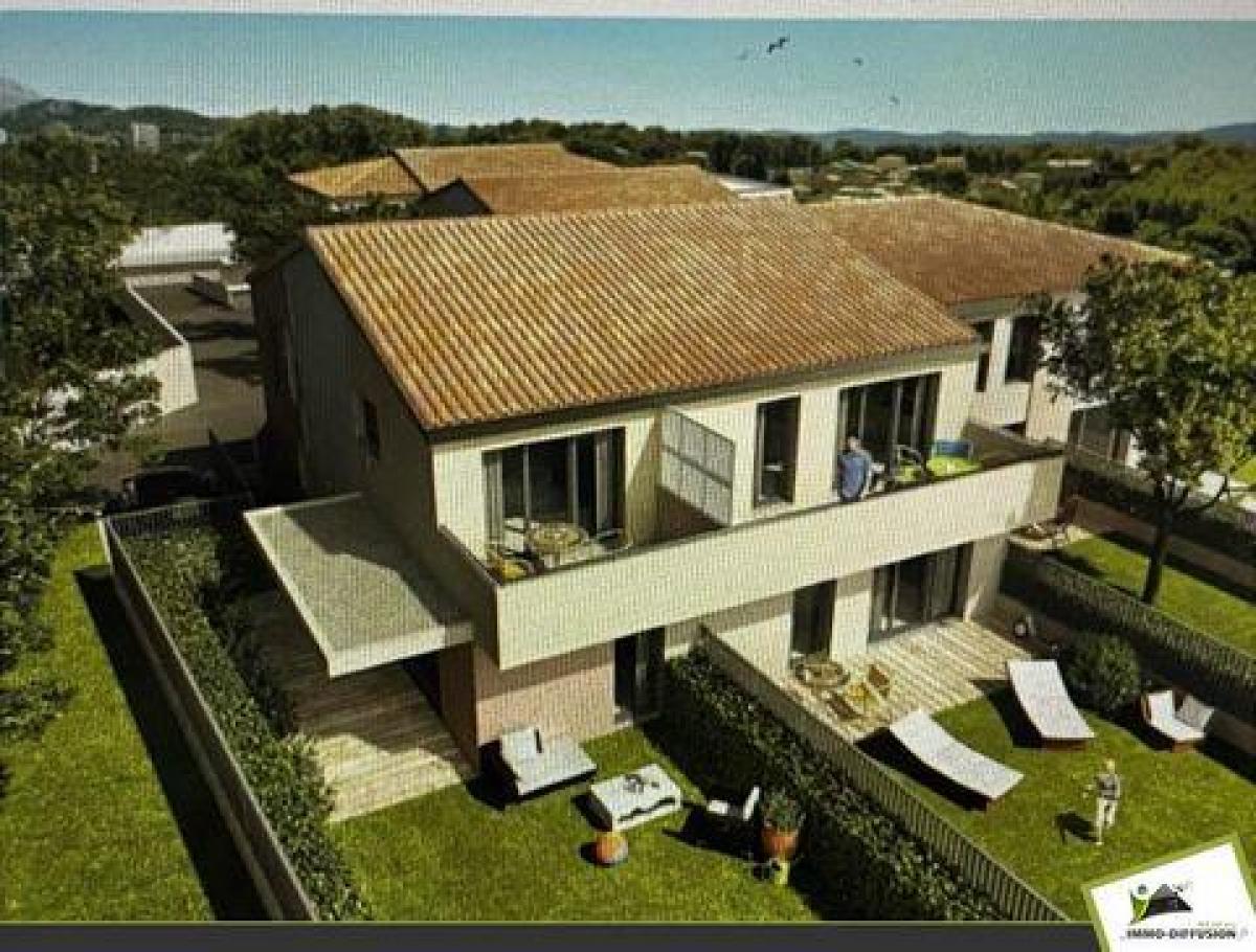 2 bedrooms Condo in Marseille, France No. 16517