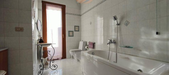 2 Schlafzimmer Wohnung in Biassono, Italy, Nr. 274556 30