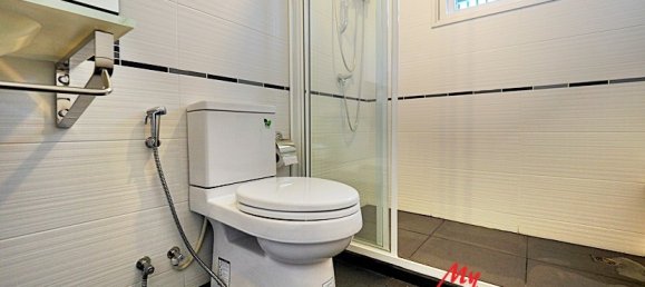 2 bedrooms Condo in Pattaya, Thailand No. 3123 5