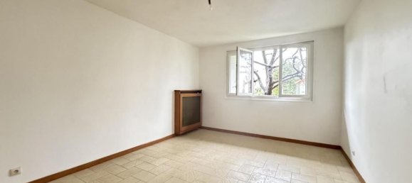 Квартира с 3 спальнями в Фонтене-су-Буа, Франция № 131760 2