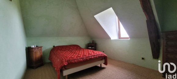 Дом с 8 комнатами в Сен-Жорж-де-Пуазьё, Франция № 241077 3