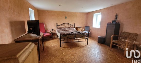 Дом с 8 комнатами в Сен-Жорж-де-Пуазьё, Франция № 241077 17