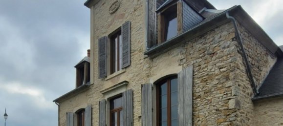 Дом с 8 комнатами в Сен-Жорж-де-Пуазьё, Франция № 241077 10