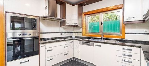 4 bedrooms House in Portimao, Portugal No. 26734 8