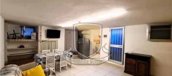 3 rooms Apartment in Grosseto, Italy No. 33070 2