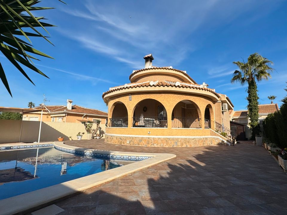 Casa de 3 dormitorios en Benijófar, Spain No. 176503