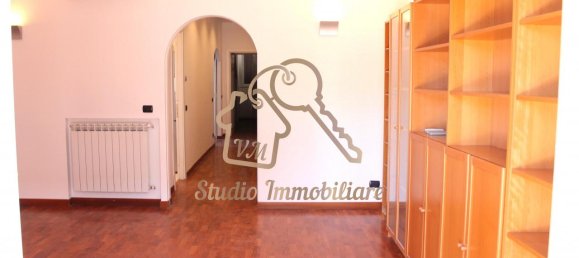 3 rooms Apartment in Castelnuovo di Porto, Italy No. 235370 6