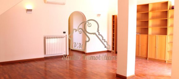 3 rooms Apartment in Castelnuovo di Porto, Italy No. 235370 5