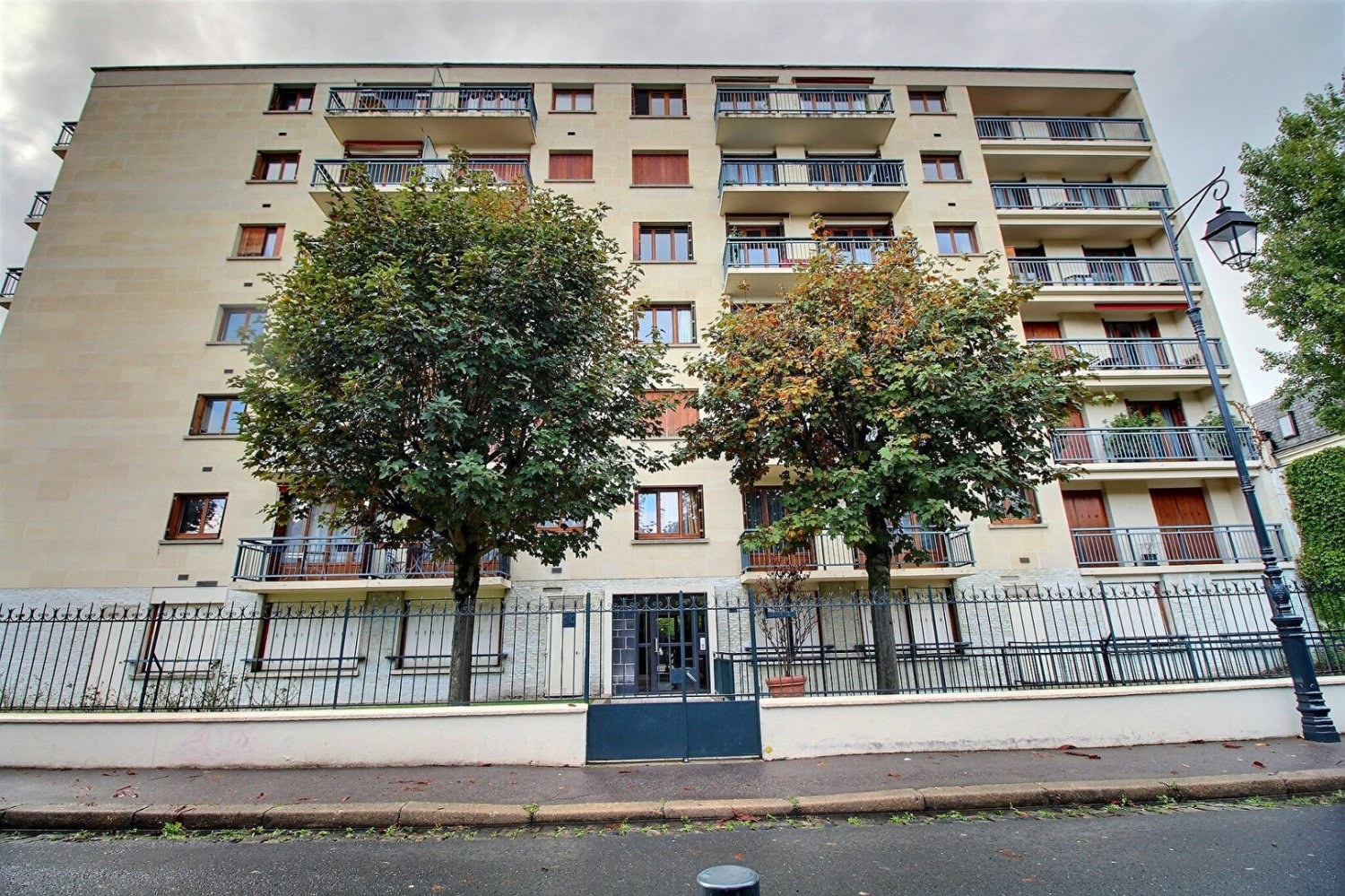 Apartamento de 1 dormitorio en Colombes, France No. 163784