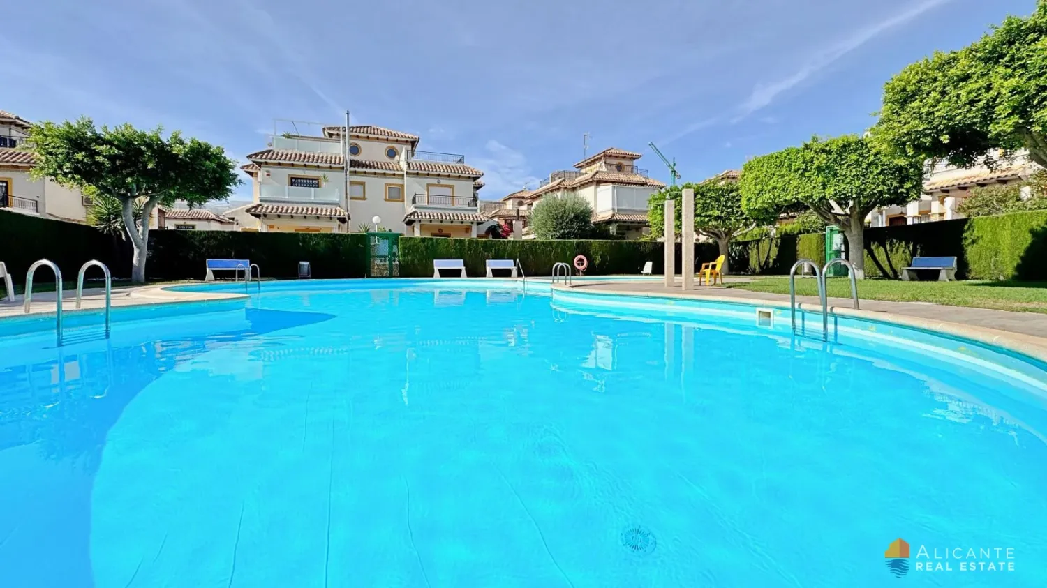 Adosado de 2 dormitorios en Alicante, Spain No. 266517