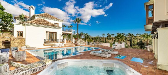 16 bedrooms Villa in El Paraiso, Spain No. 146163 2