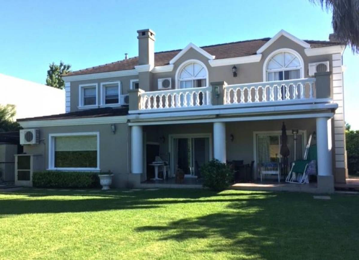 4 bedrooms House in Pilar, Argentina No. 18068