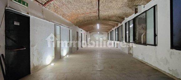 5 rooms Commercial property in Turin, Italy No. 43939 2