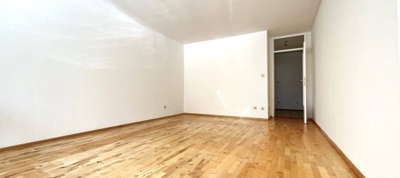 2 rooms Apartment in Regensburg, Germany No. 338721 2