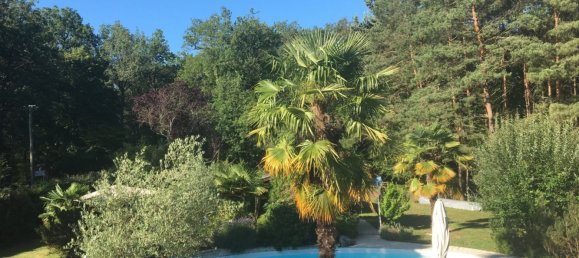 Casa de 6 dormitorios en Montbazon, France No. 260059 4