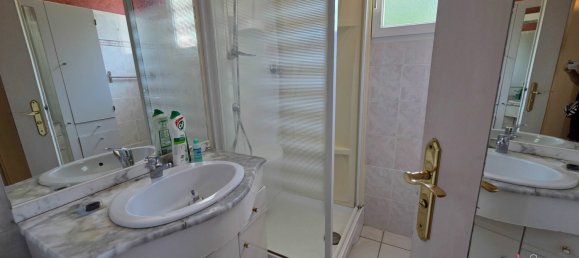 Casa de 3 dormitorios en Saint-Berthevin, France No. 303583 7