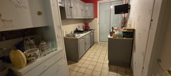 Casa de 3 dormitorios en Saint-Berthevin, France No. 303583 4