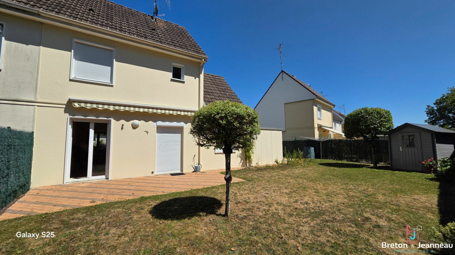 3 bedrooms House in Saint-Berthevin, France No. 303583