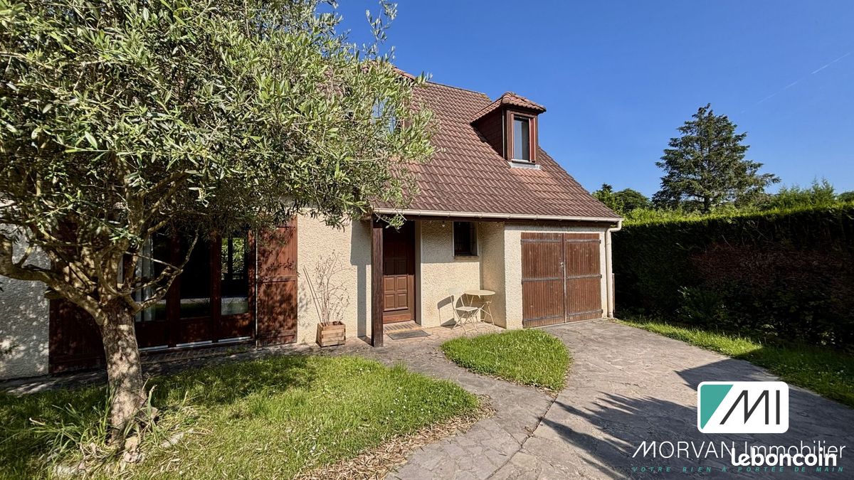 4 bedrooms House in Les Essarts-le-Roi, France No. 325411