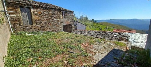 Villa de 2 dormitorios en Castro Daire, Portugal No. 188907 2