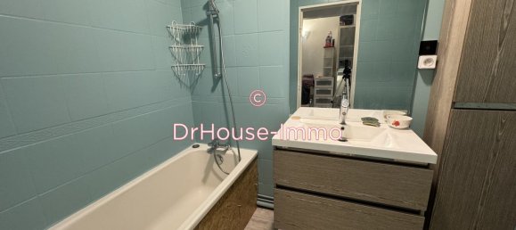 3 bedrooms Apartment in Evry, France No. 183822 10