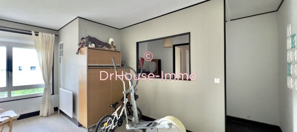 3 bedrooms Apartment in Evry, France No. 183822 8