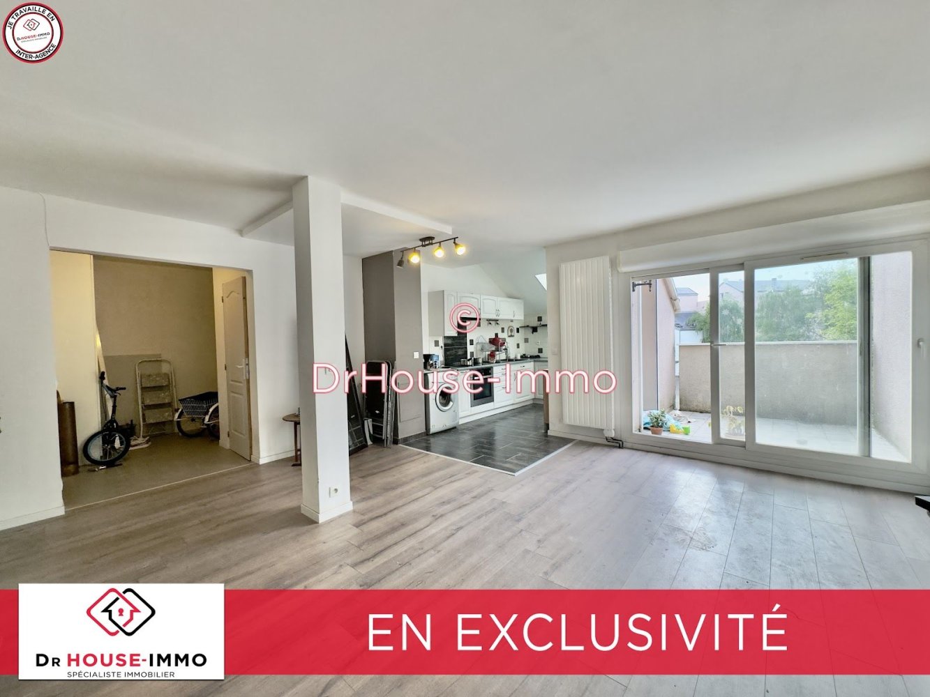 3 bedrooms Apartment in Evry, France No. 183822