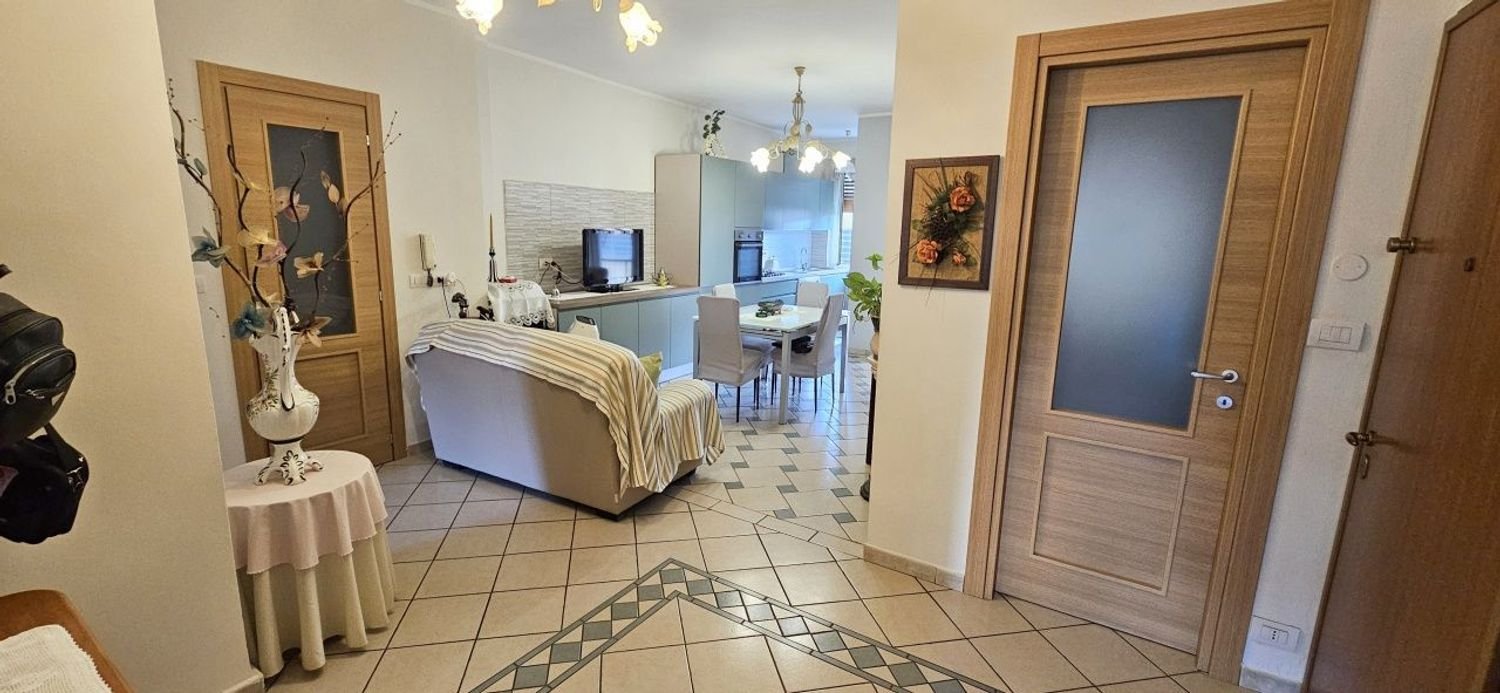 3 Schlafzimmer Wohnung in Chivasso, Italy, Nr. 336839