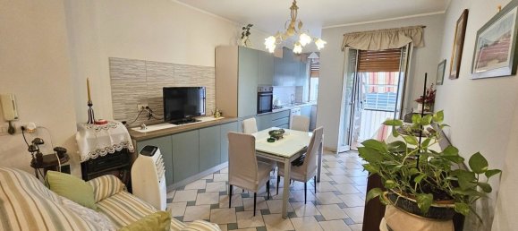 3 Schlafzimmer Wohnung in Chivasso, Italy, Nr. 336839 3